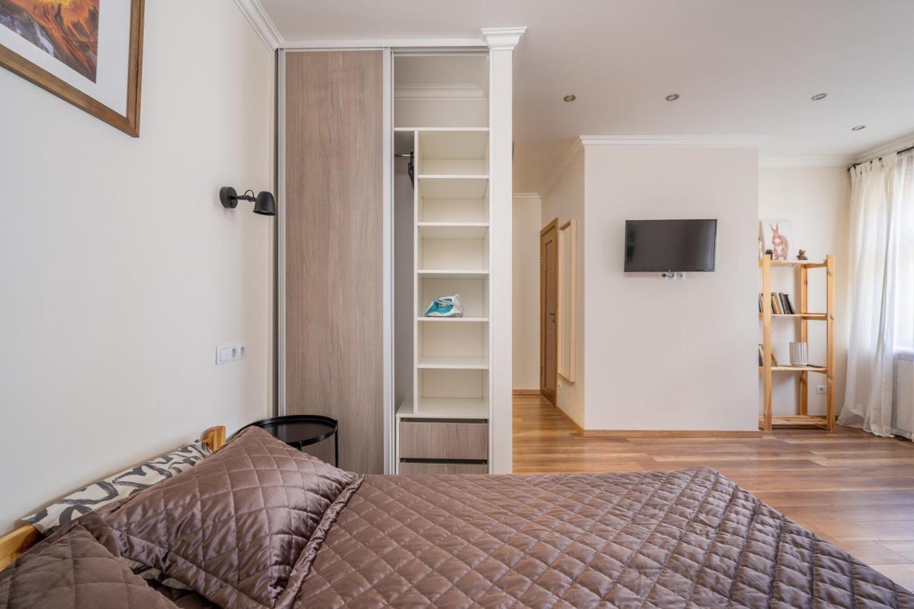 Top-Floor Studio With Courtyard View In Unesco Area, Murnieku Street Residence Riga Exterior photo