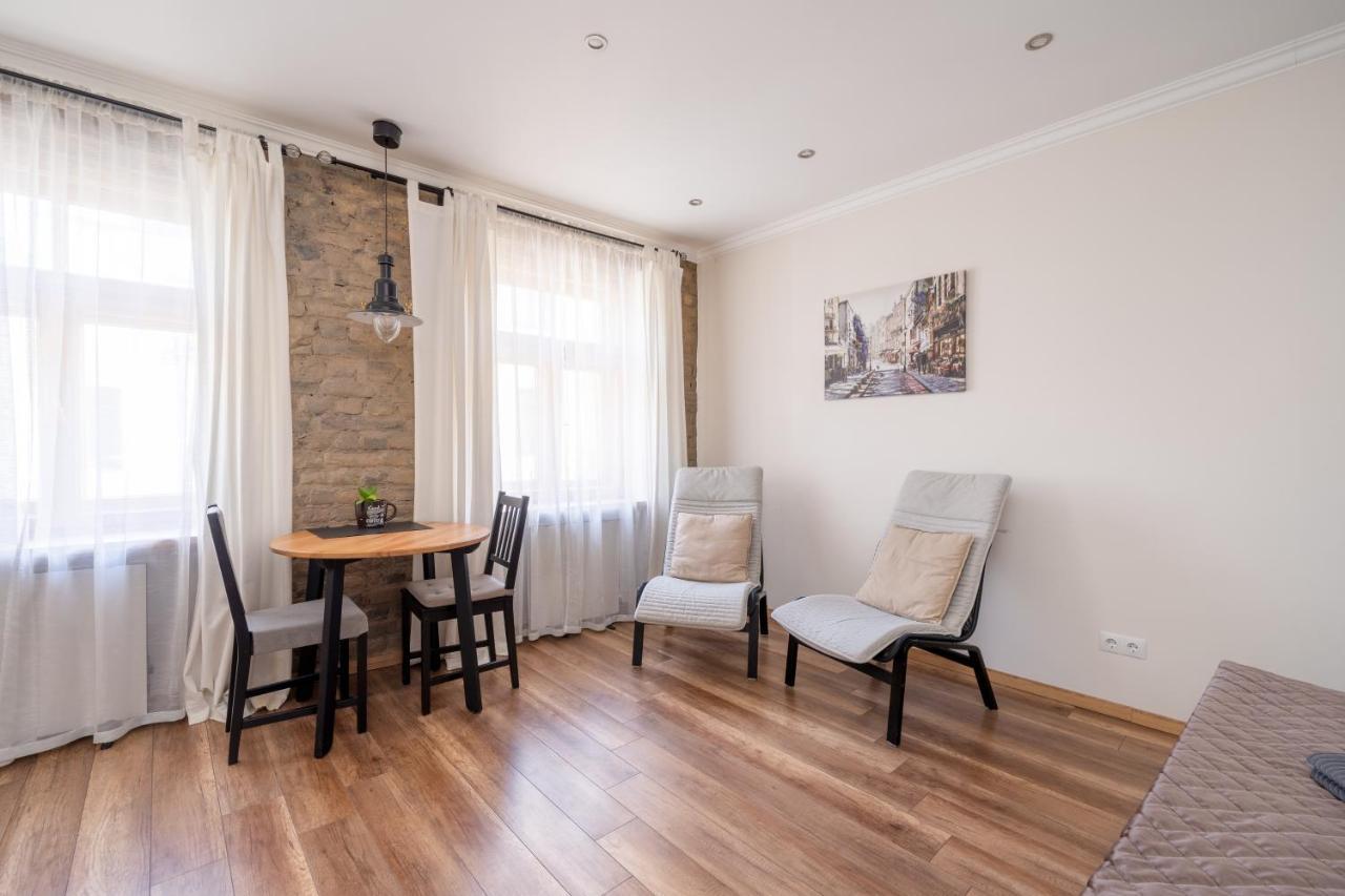 Top-Floor Studio With Courtyard View In Unesco Area, Murnieku Street Residence Riga Exterior photo