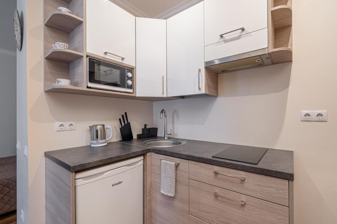 Top-Floor Studio With Courtyard View In Unesco Area, Murnieku Street Residence Riga Exterior photo