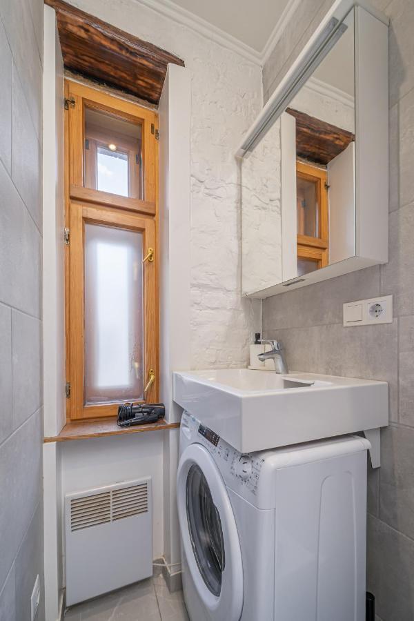 Top-Floor Studio With Courtyard View In Unesco Area, Murnieku Street Residence Riga Exterior photo